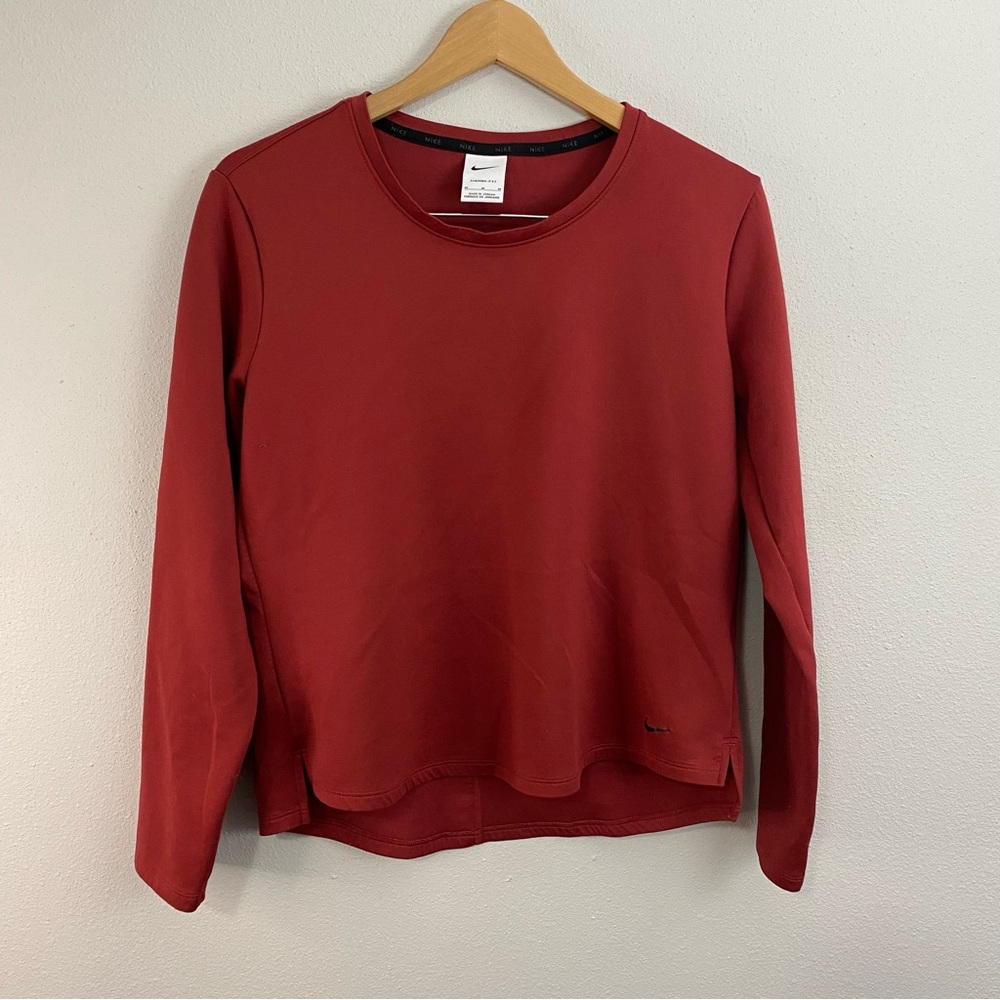 Nike Therma Fit Red Long Sleeve Top Women’s Medium